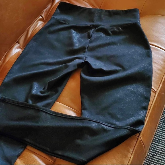 Assets SPANX Faux Leather Structured Shine Leggings - Picture 7 of 7